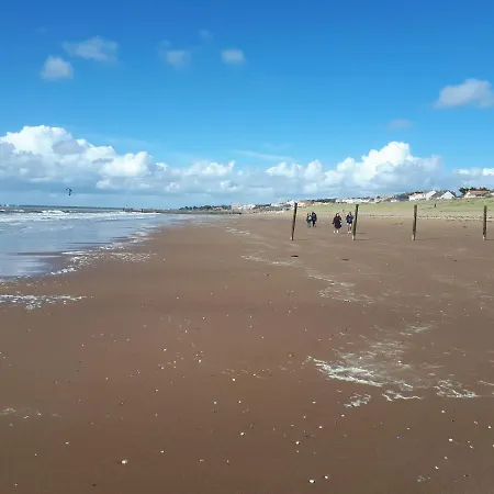 Maison Et Grande Terrasse Face *