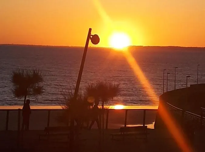 Nyaraló Maison Et Grande Terrasse Face *