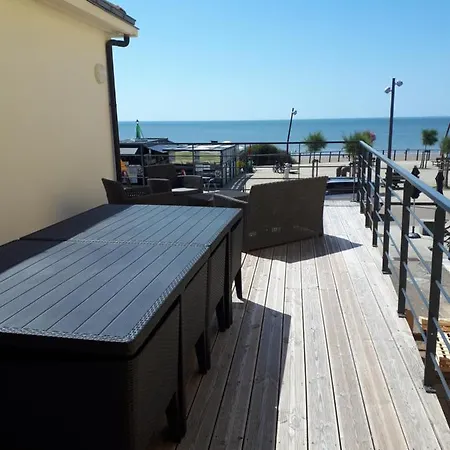 Maison Et Grande Terrasse Face Casa de Férias