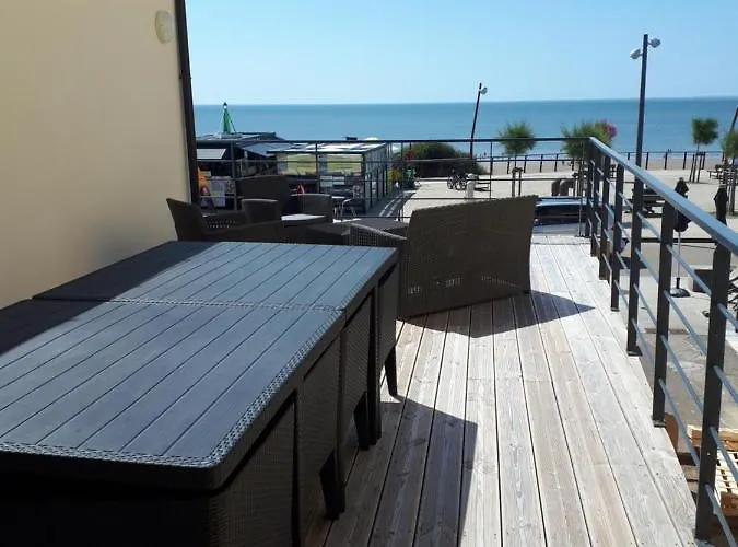 Maison Et Grande Terrasse Face Prázdninový dům